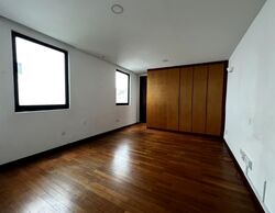 Duchess Avenue (D10), Semi-Detached #572015181